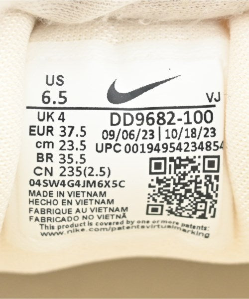 NIKE รองเท้าผ้าใบ