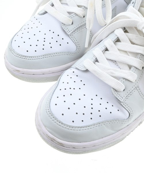 NIKE รองเท้าผ้าใบ