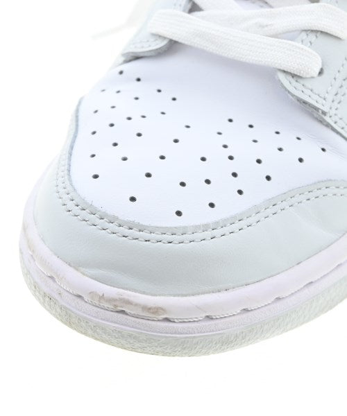 NIKE รองเท้าผ้าใบ