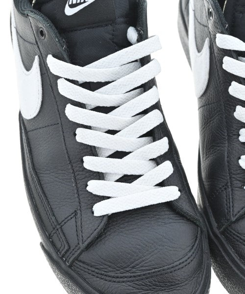 NIKE รองเท้าผ้าใบ