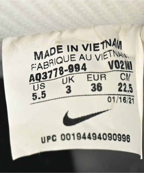 NIKE รองเท้าผ้าใบ