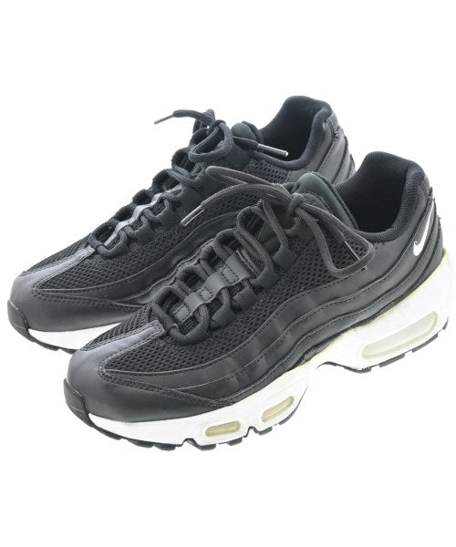 NIKE รองเท้าผ้าใบ