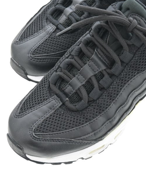 NIKE รองเท้าผ้าใบ