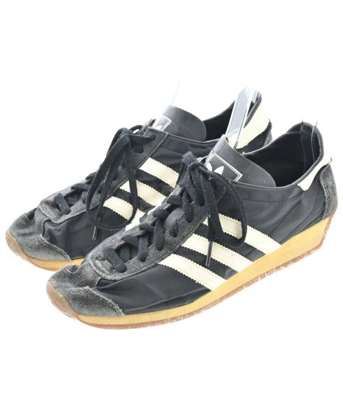 adidas รองเท้าผ้าใบ