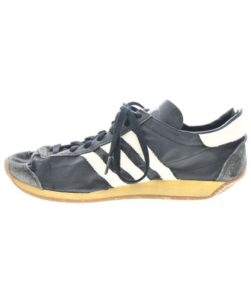 adidas รองเท้าผ้าใบ