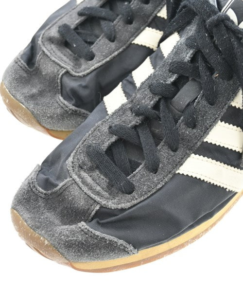 adidas รองเท้าผ้าใบ