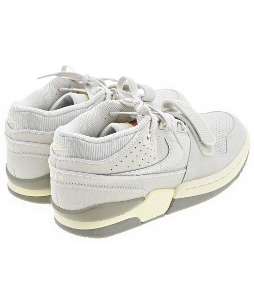 NIKE รองเท้าผ้าใบ
