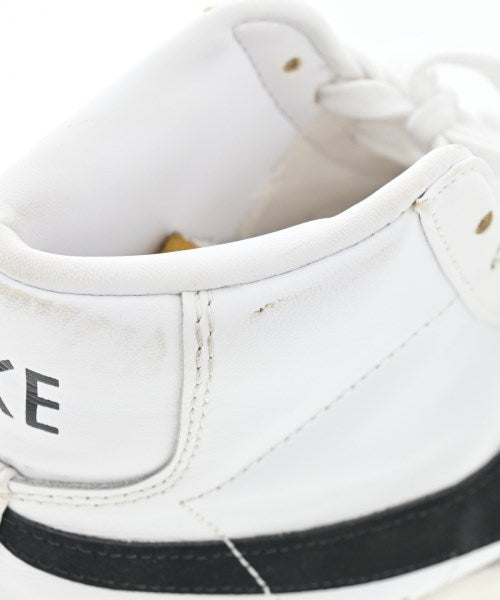 NIKE รองเท้าผ้าใบ