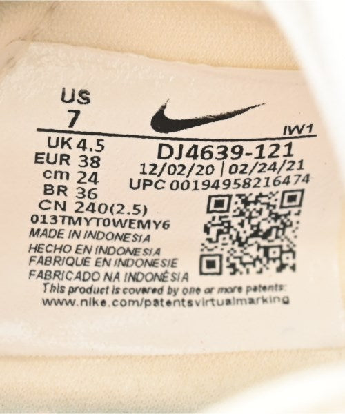 NIKE รองเท้าผ้าใบ