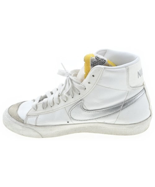 NIKE รองเท้าผ้าใบ