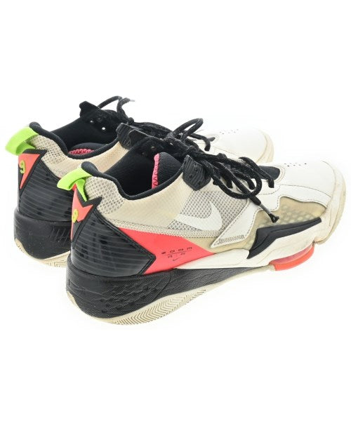 NIKE รองเท้าผ้าใบ