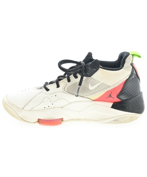 NIKE รองเท้าผ้าใบ