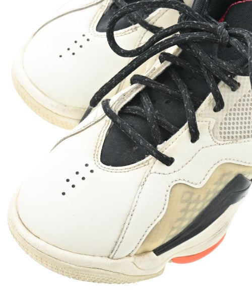 NIKE รองเท้าผ้าใบ