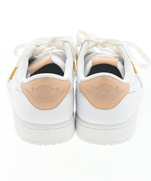 NIKE รองเท้าผ้าใบ