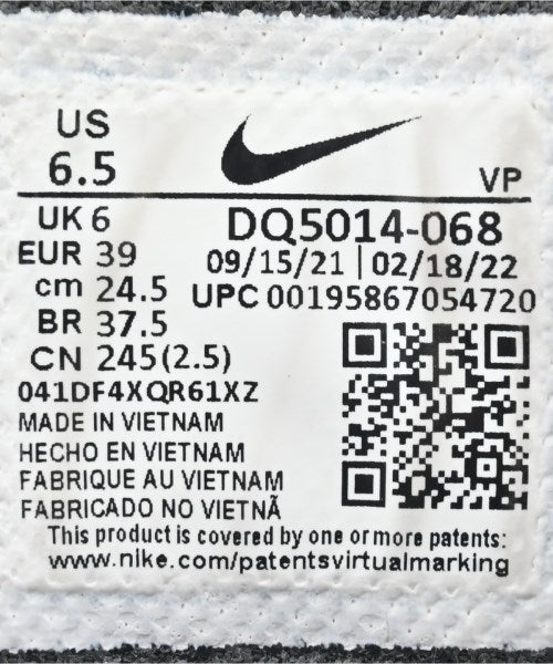 NIKE รองเท้าผ้าใบ
