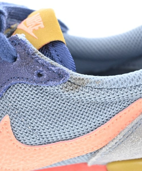 NIKE รองเท้าผ้าใบ