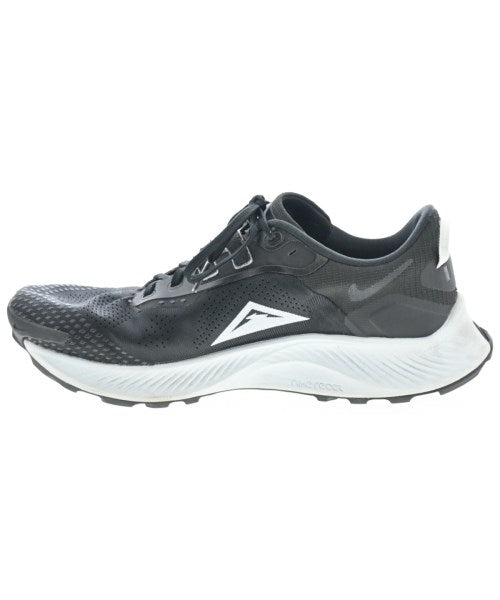 NIKE รองเท้าผ้าใบ