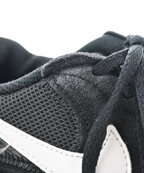 NIKE รองเท้าผ้าใบ