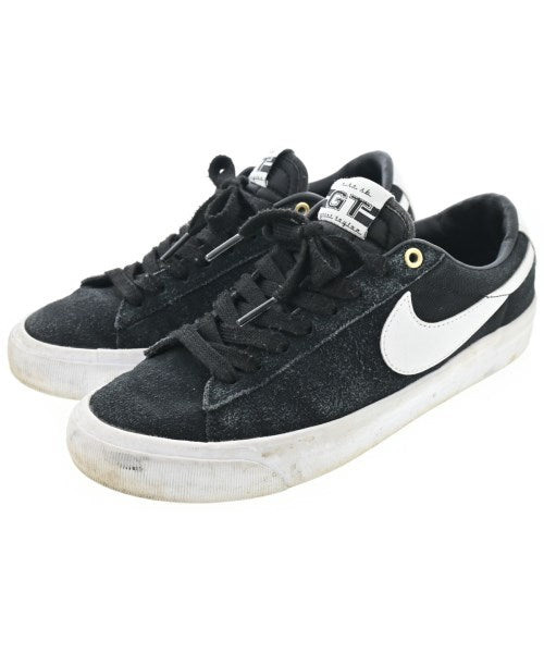 NIKE รองเท้าผ้าใบ