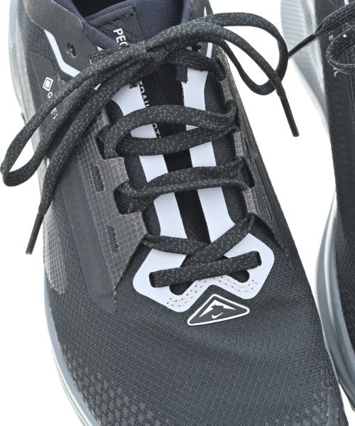 NIKE รองเท้าผ้าใบ