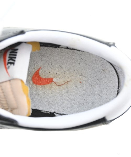NIKE รองเท้าผ้าใบ