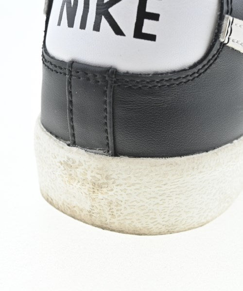 NIKE รองเท้าผ้าใบ