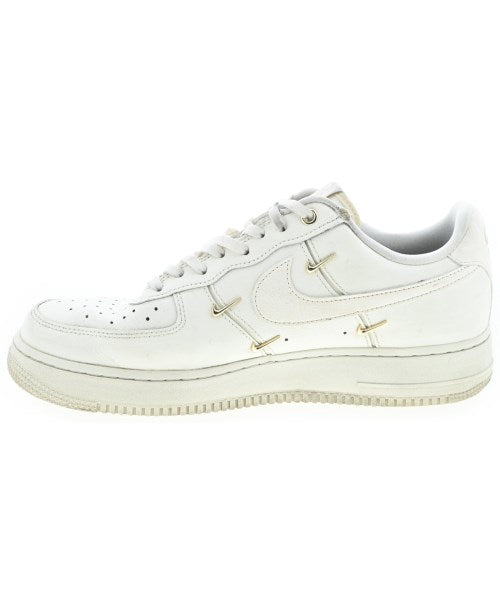 NIKE รองเท้าผ้าใบ