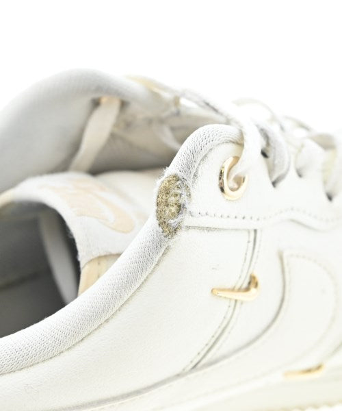 NIKE รองเท้าผ้าใบ