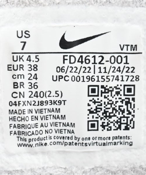 NIKE รองเท้าผ้าใบ
