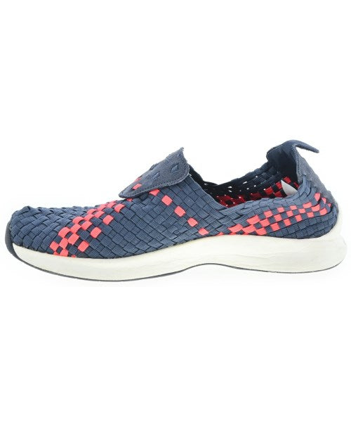 NIKE รองเท้าผ้าใบ