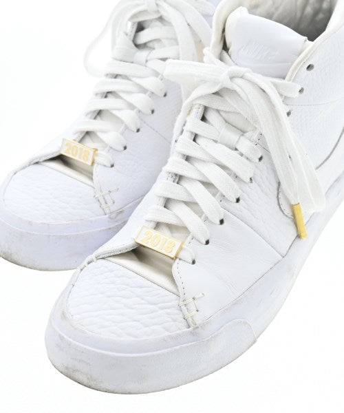 NIKE รองเท้าผ้าใบ
