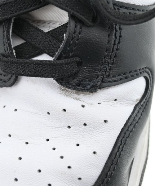 NIKE รองเท้าผ้าใบ