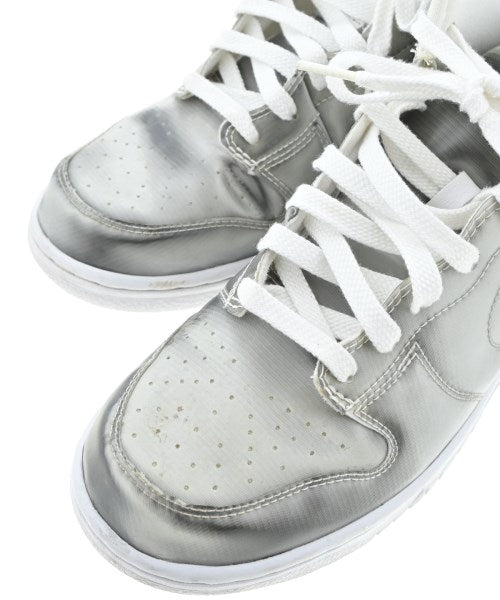 NIKE รองเท้าผ้าใบ