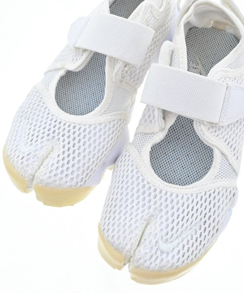 NIKE รองเท้าผ้าใบ