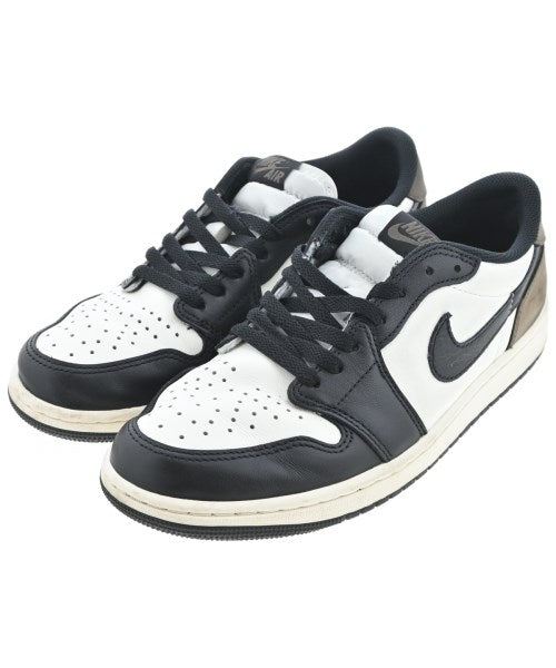 NIKE รองเท้าผ้าใบ