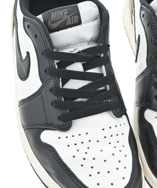 NIKE รองเท้าผ้าใบ