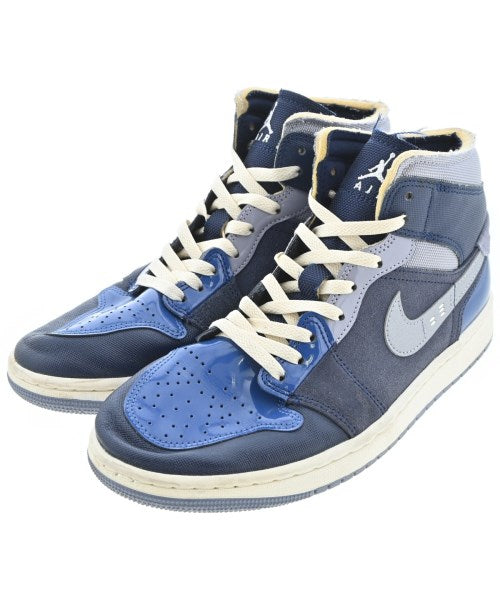 NIKE รองเท้าผ้าใบ