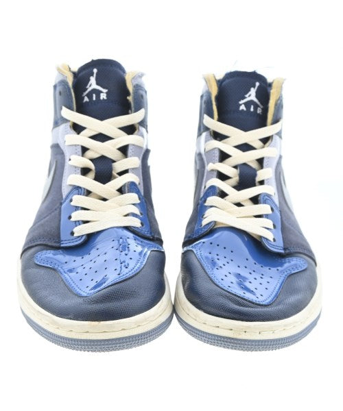 NIKE รองเท้าผ้าใบ