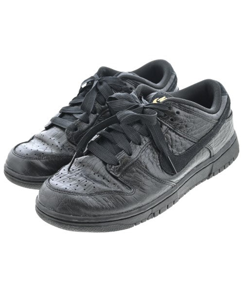 NIKE รองเท้าผ้าใบ