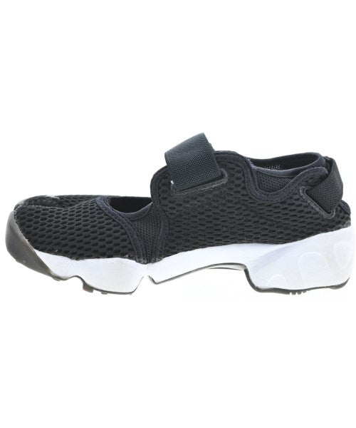 NIKE รองเท้าผ้าใบ