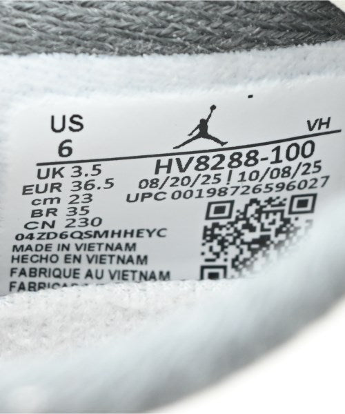 NIKE รองเท้าผ้าใบ