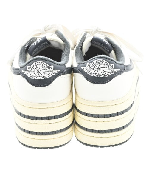 NIKE รองเท้าผ้าใบ