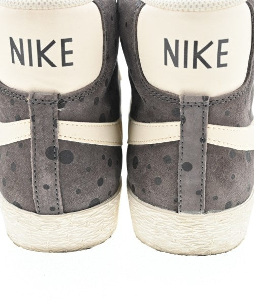 NIKE รองเท้าผ้าใบ