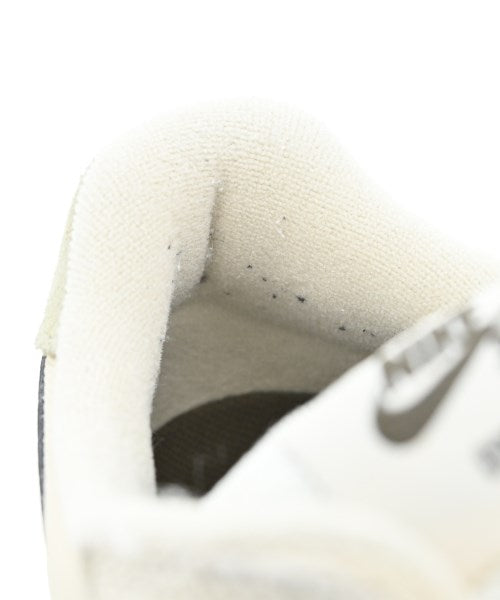 NIKE รองเท้าผ้าใบ