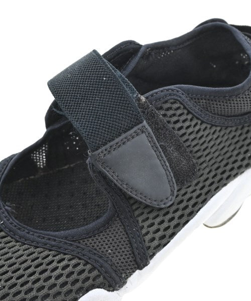 NIKE รองเท้าผ้าใบ