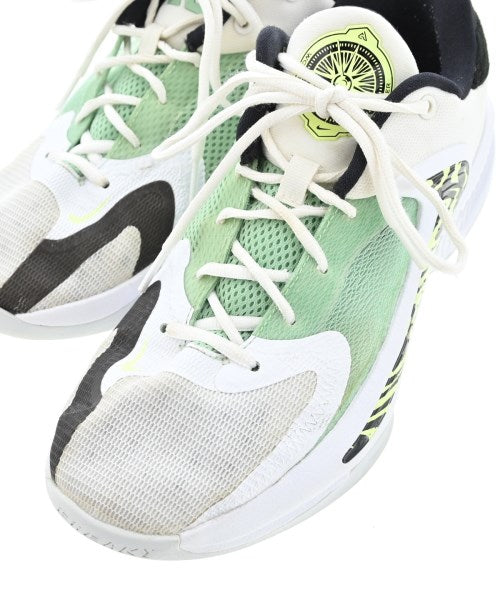NIKE รองเท้าผ้าใบ