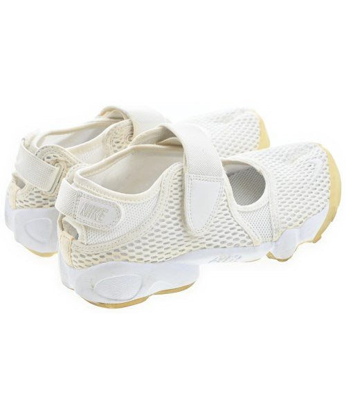NIKE รองเท้าผ้าใบ