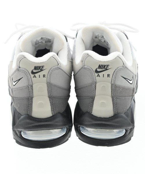 NIKE รองเท้าผ้าใบ