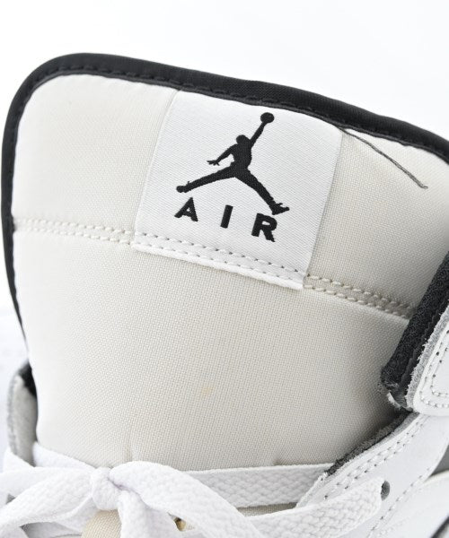 NIKE รองเท้าผ้าใบ