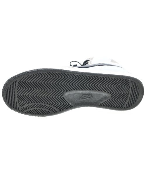 NIKE รองเท้าผ้าใบ